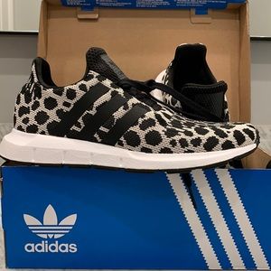 NEW Adidas Women's SIZE 6 Swift Run Cheetah Leopard Print Black White BD7962